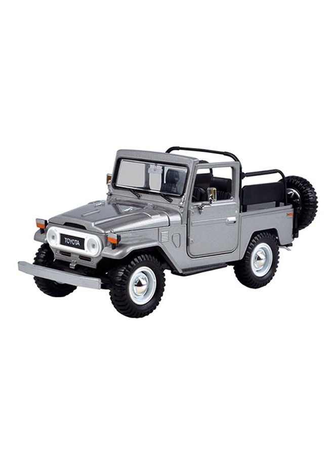 Toyota FJ 40 Convertible Model Car