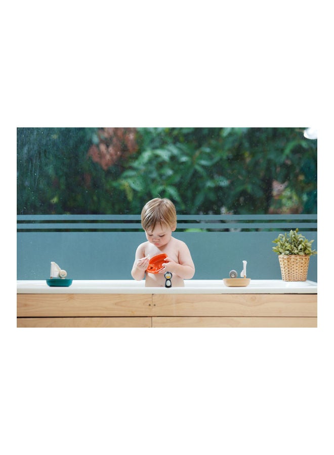 Wooden Sailing Boat Penguin 12x8.8x10.1cm