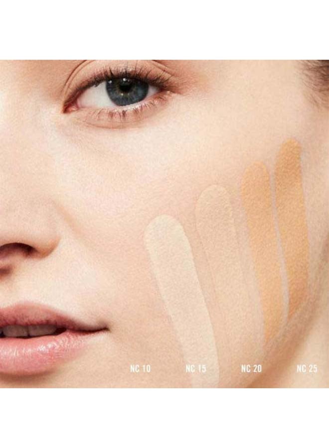 Studio Fix Fluid SPF 15 Foundation NC20