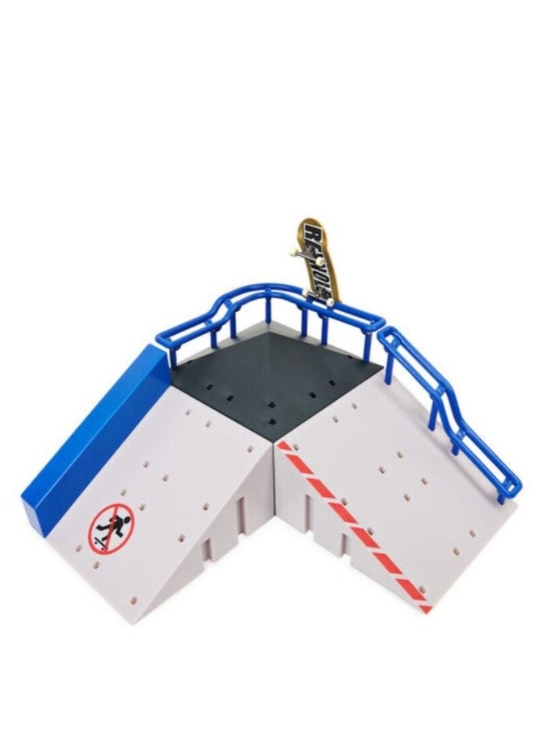 X-connect Pyramid Point Playset