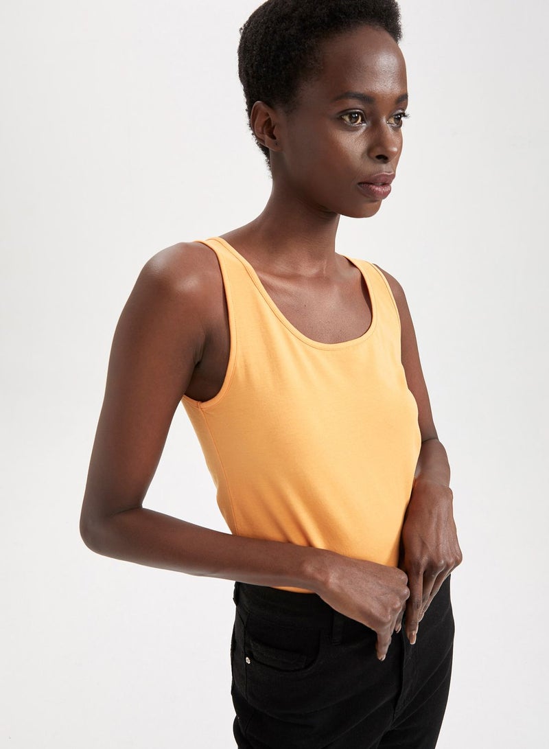 Woman Slim Fit Knitted Tank Top