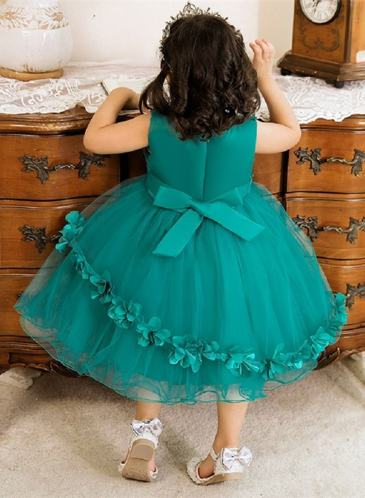 Elegant green knee-length dress with pearl and lace work dress for girls