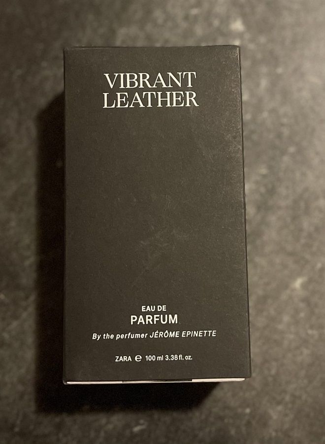 Men's VIBRANT LEATHER Eau De Parfum 3.4 Fl Oz/ 100ml