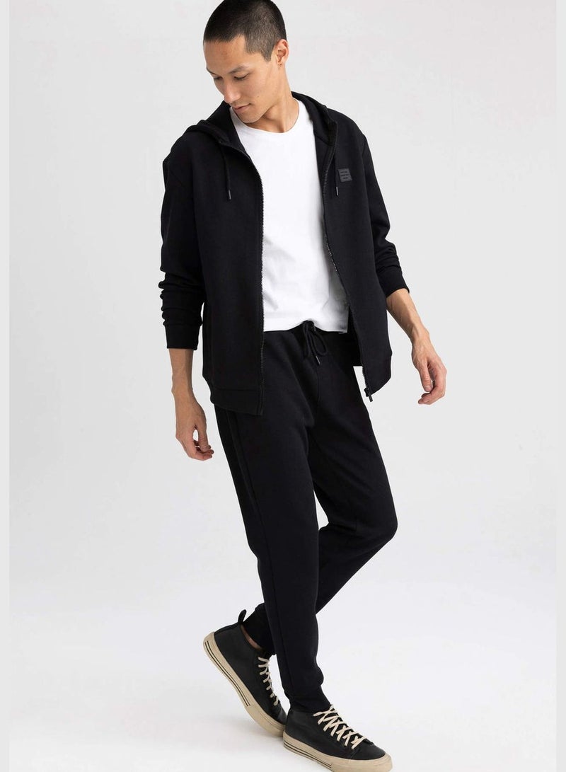Man Slim Fit Knitted Trousers