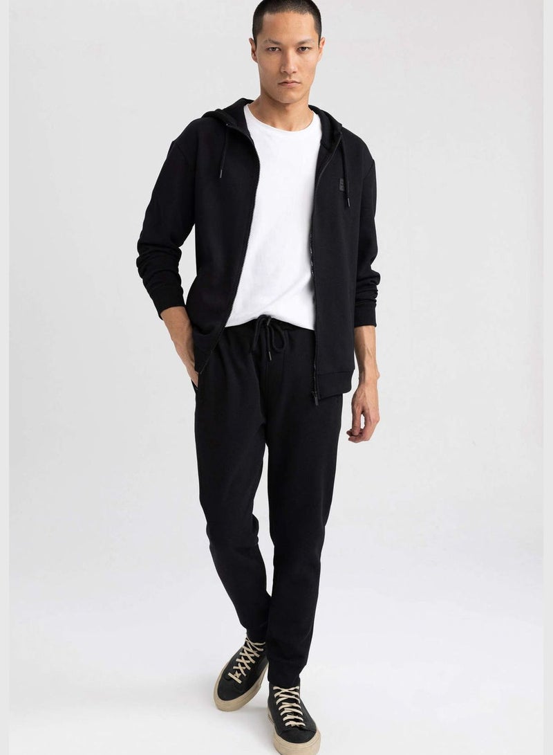 Man Slim Fit Knitted Trousers