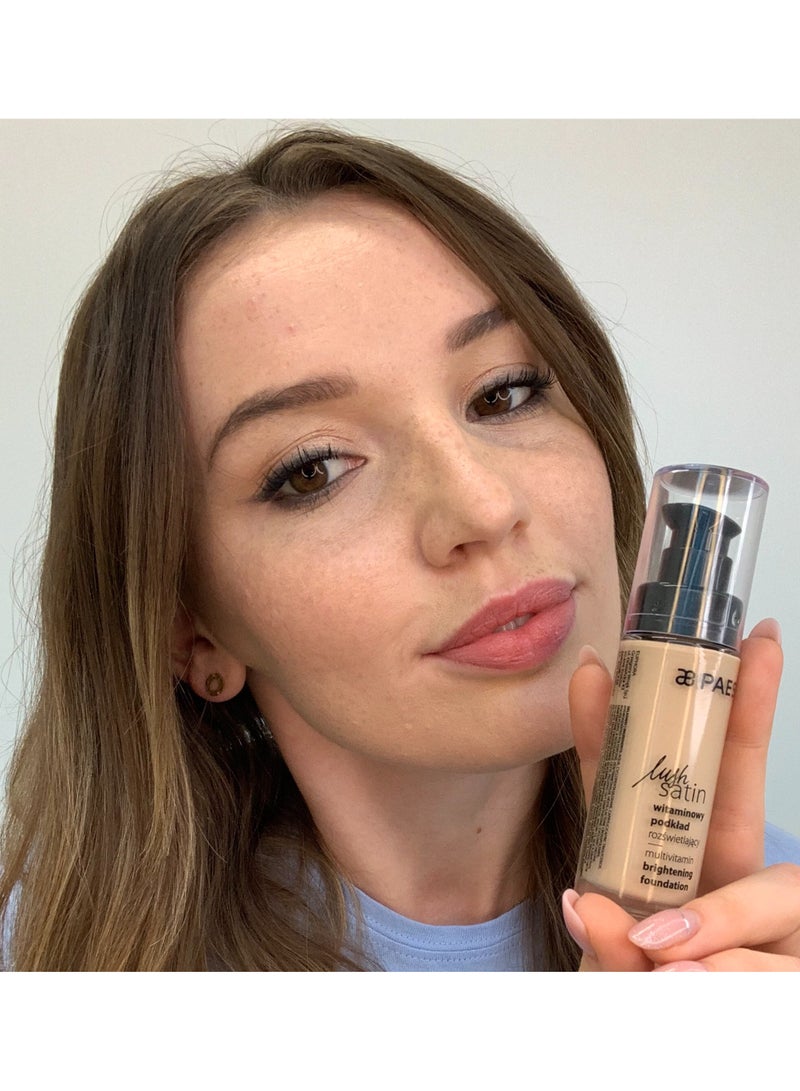 Liquid lush Satin Highlighting Foundation 33 Golden Beige