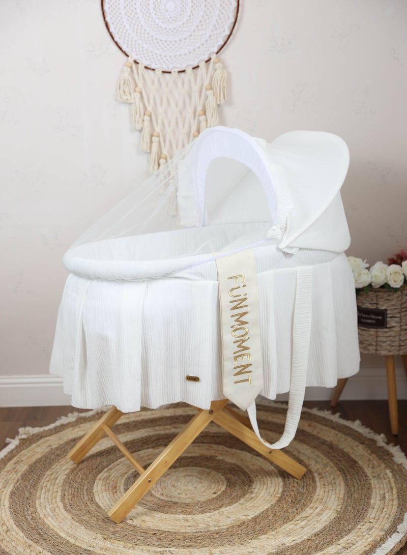 Moses basket white color with foldable wooden stand