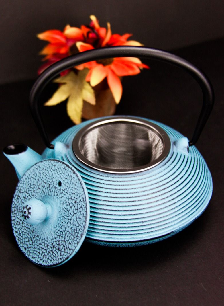 Durable Coated with Enamel Interior Cast Iron Tea Kettle With Lid And Loose Leaf Tea Infuser (Blue) 0.6 Liter