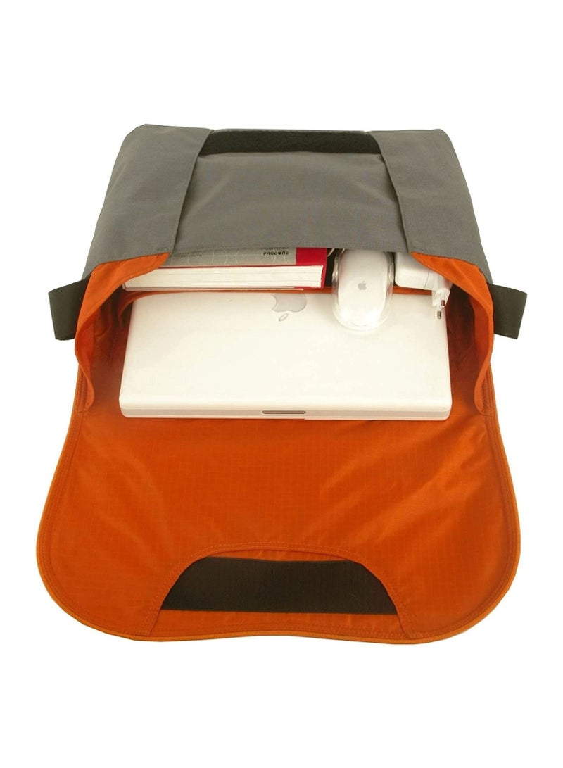 Crumpler SDG-M-002 Silver Dig - Medium Bag fits 13-inch Laptops Grey