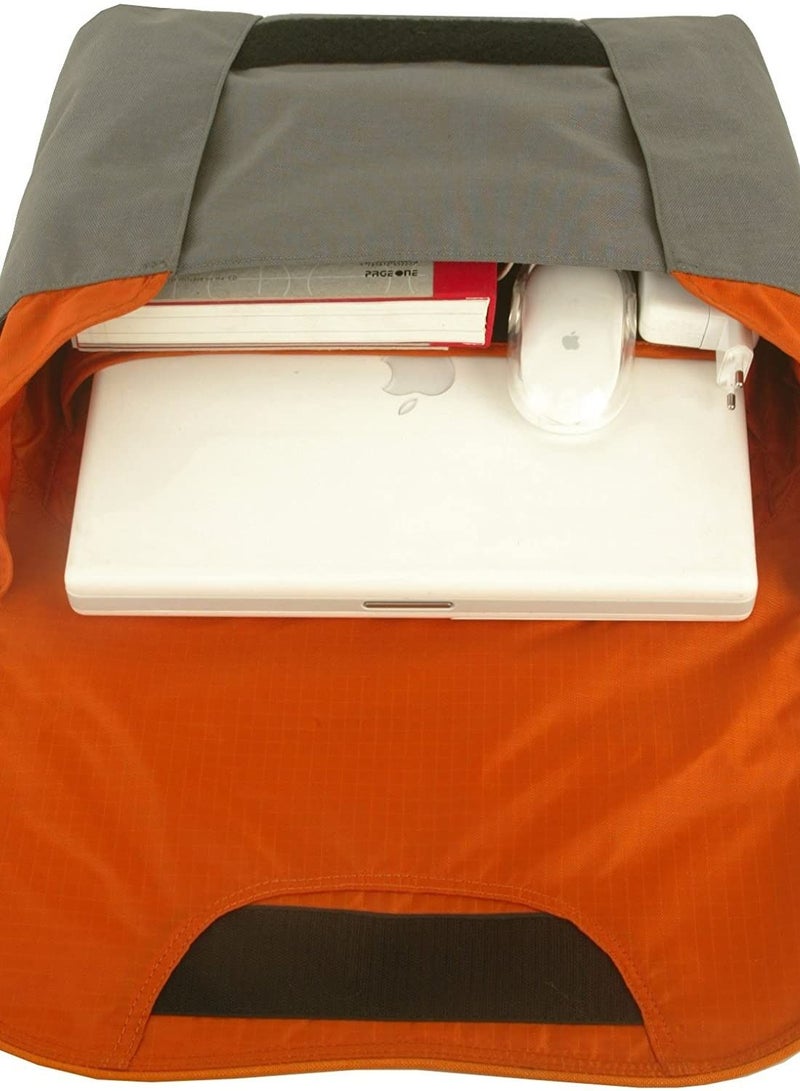Crumpler SDG-M-002 Silver Dig - Medium Bag fits 13-inch Laptops Grey