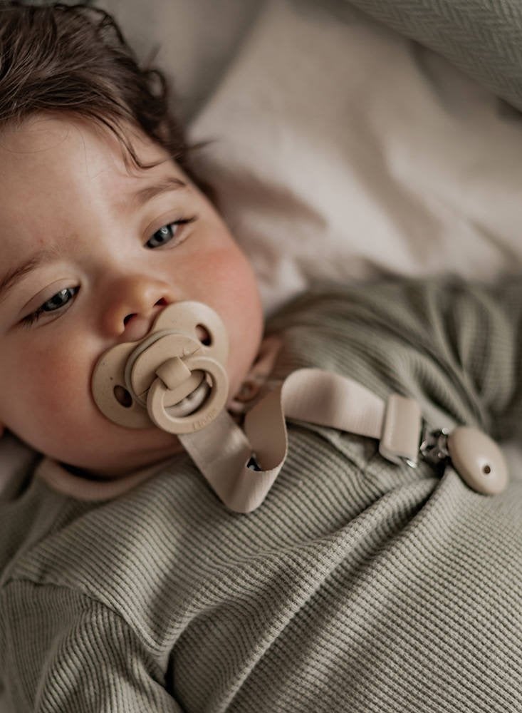 Elodie Details -Pacifier Clip Wood - Pure Khaki