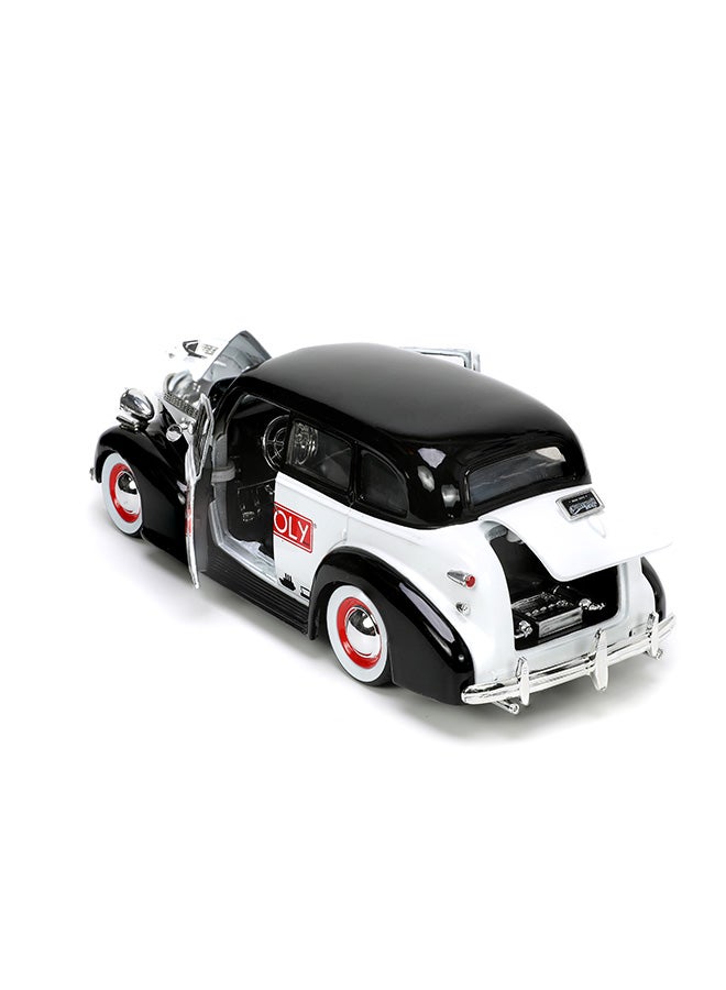 Mr. Monopoly 1939 Chevy Master 1:24