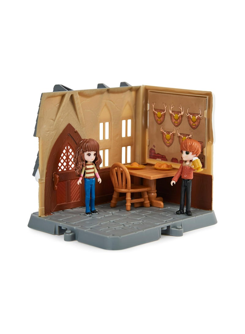 Wizarding World Harry Potter, Magical Minis Three Broomsticks Playset with 2 Exclusive Figures and 5 Accessories