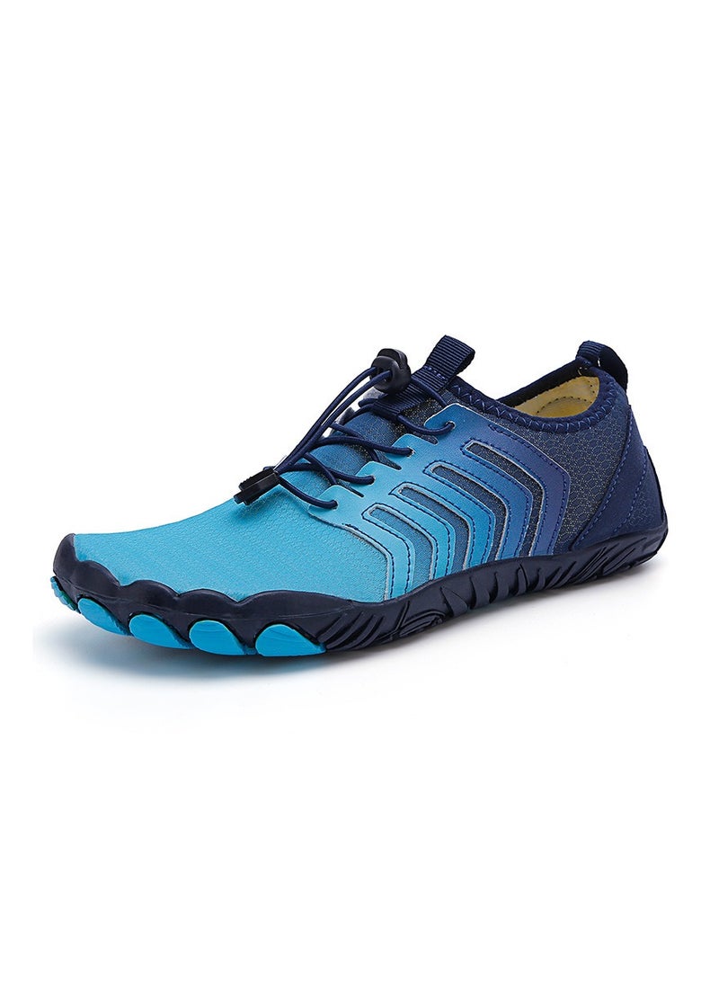 Fitness swimming shoes, couples wading water, tracing the river, beach diving shoes, hiking and cycling shoes