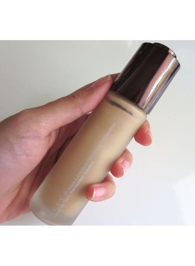 Aqua Luminous Perfecting Foundation Tan