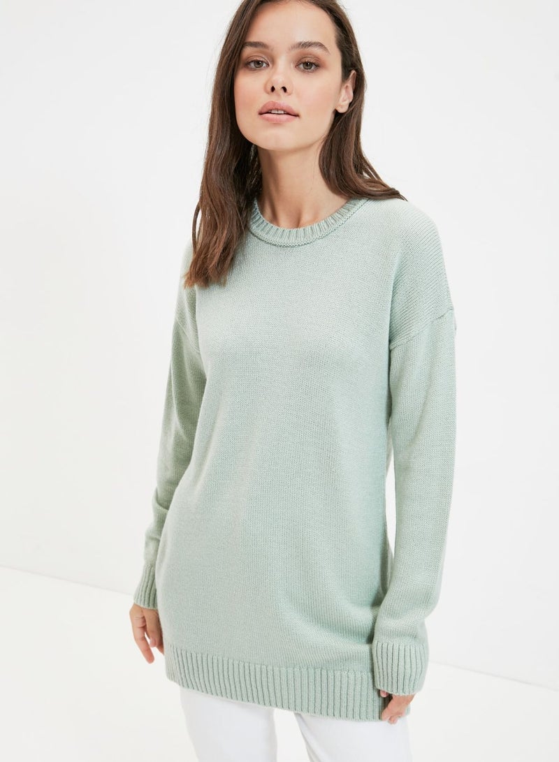 Round Neck Knitted Sweater