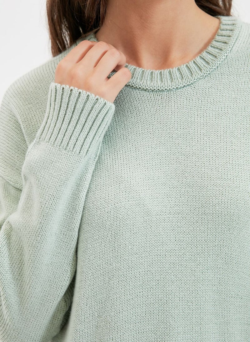 Round Neck Knitted Sweater