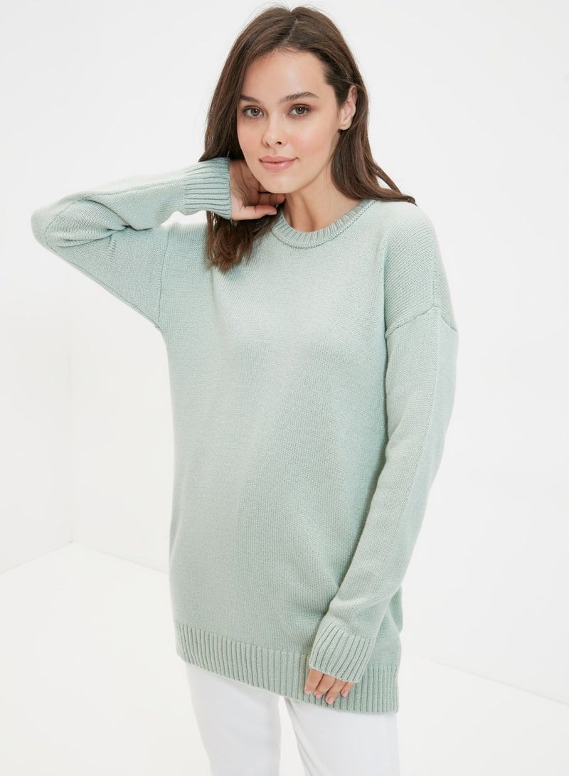 Round Neck Knitted Sweater