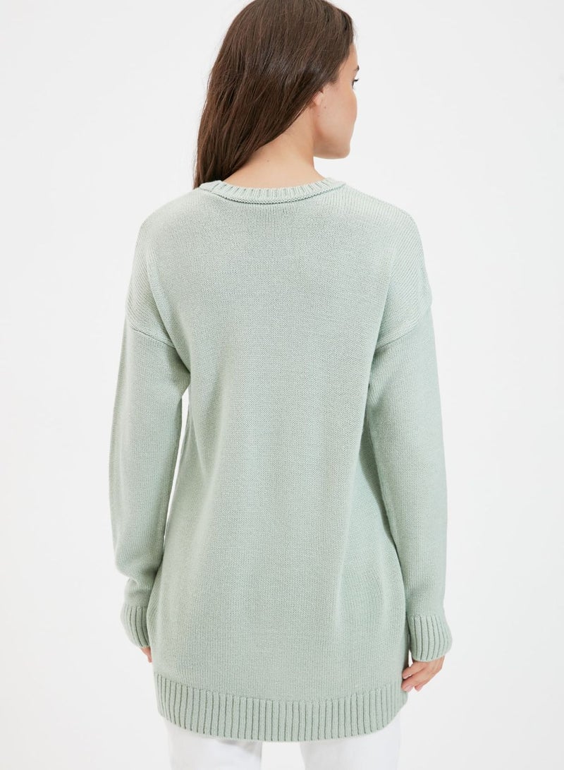 Round Neck Knitted Sweater