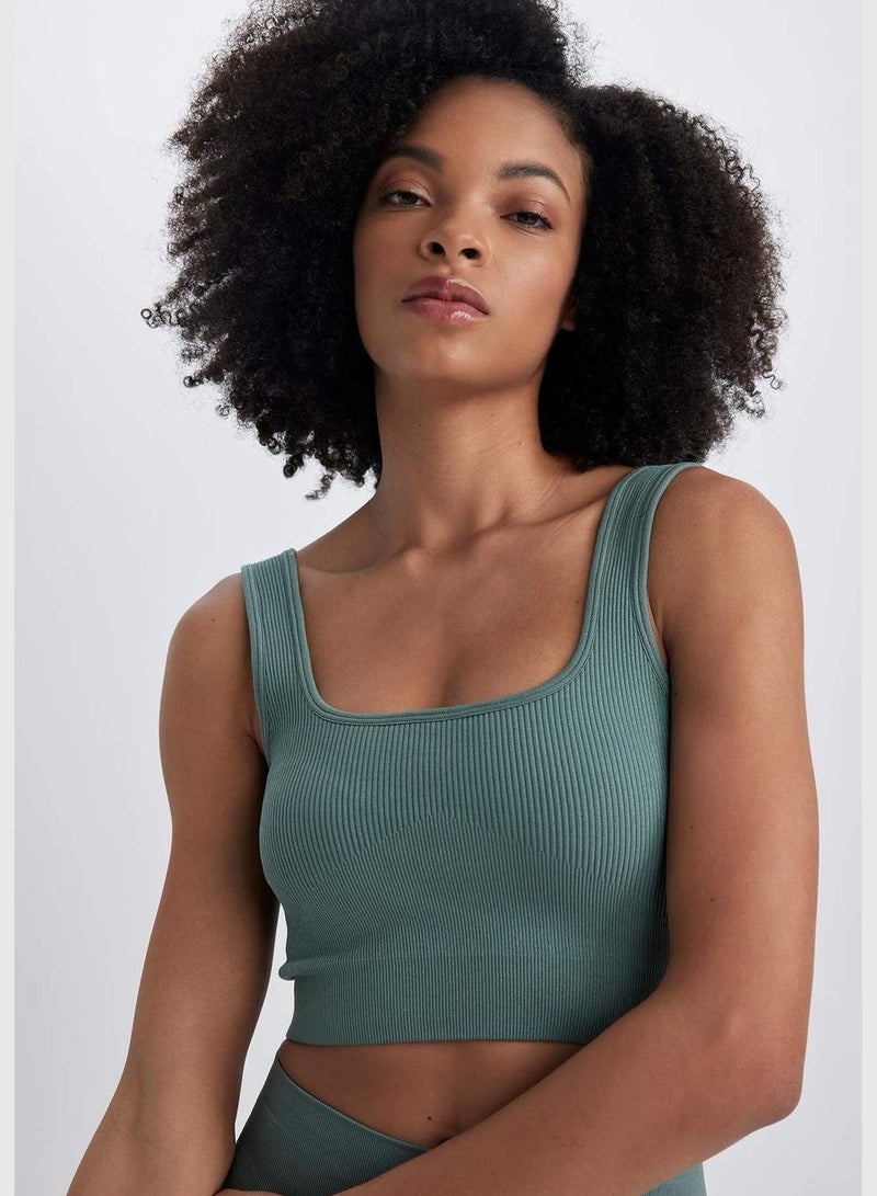 Woman Crew Neck Sleeveless Knitted Bra