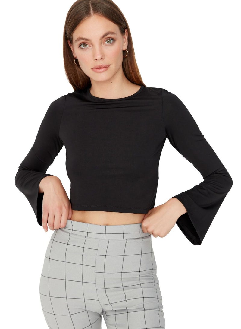 Crew Neck Knitted Crop Top