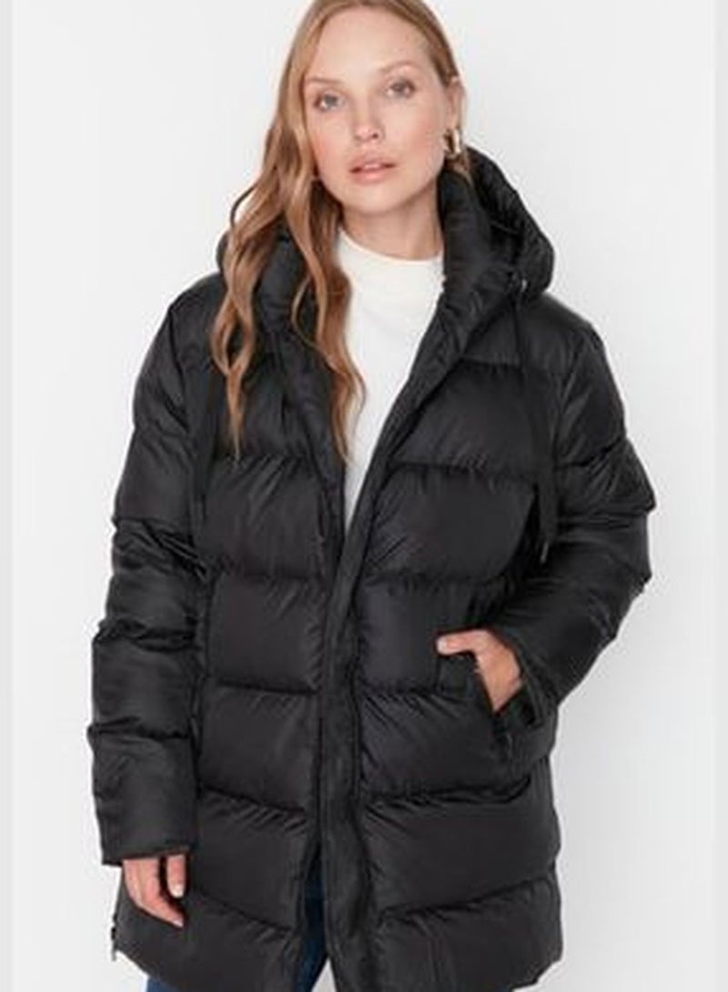Black Oversized Puffed Down Jacket with Slit and Zipper Detail TWOAW22MO0114