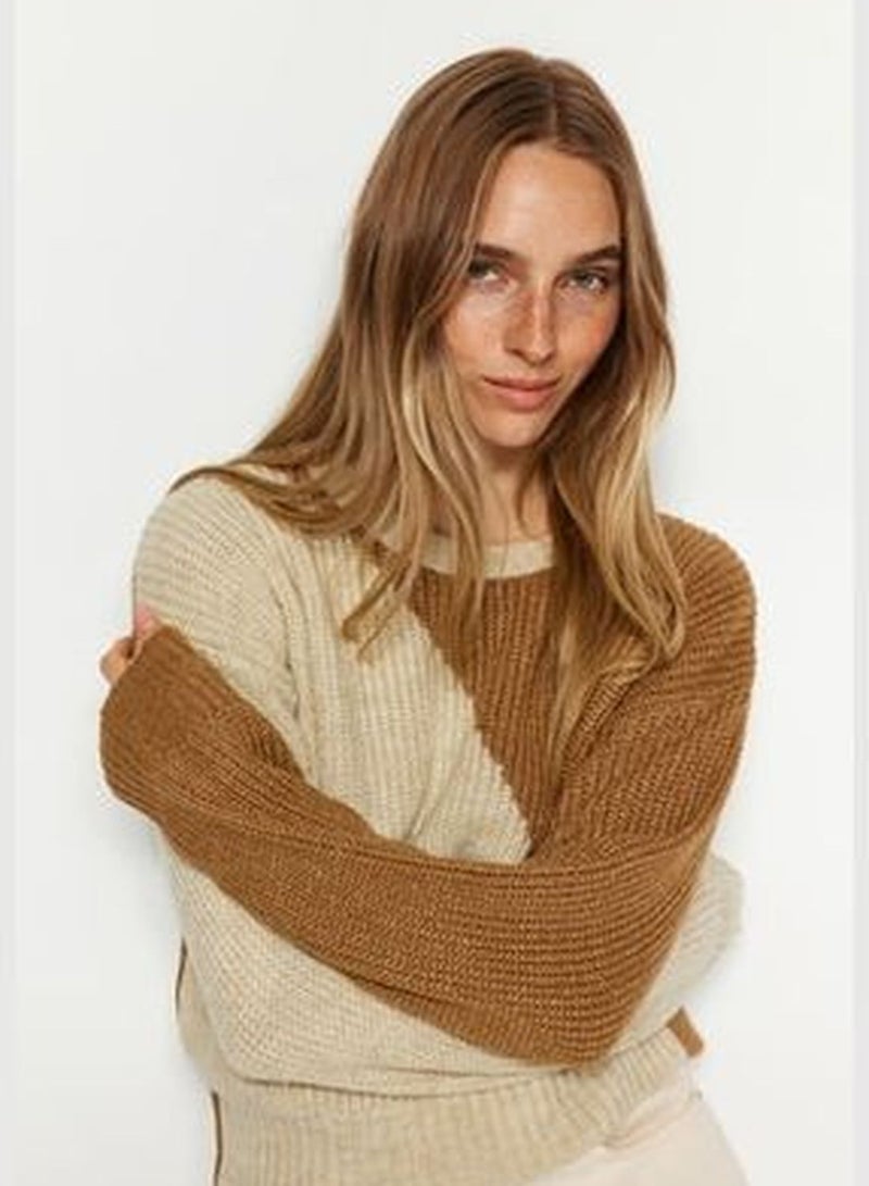 Camel Crop Color Block Knitwear Sweater TWOAW24KZ00496