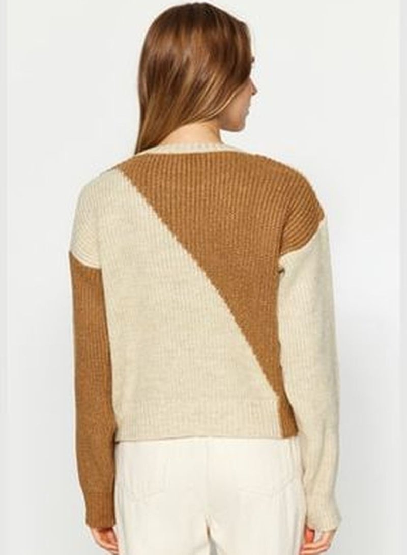 Camel Crop Color Block Knitwear Sweater TWOAW24KZ00496