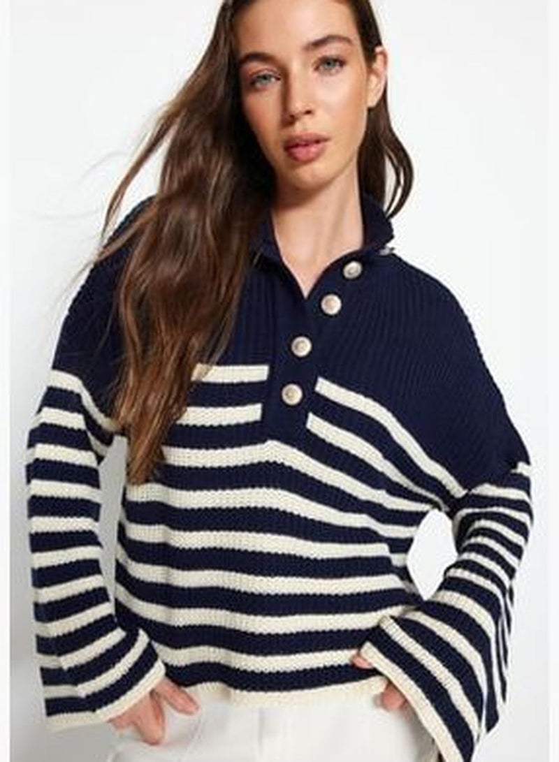 Navy Wide Fit Crew Neck Striped Knitwear Sweater TWOAW24KZ00165
