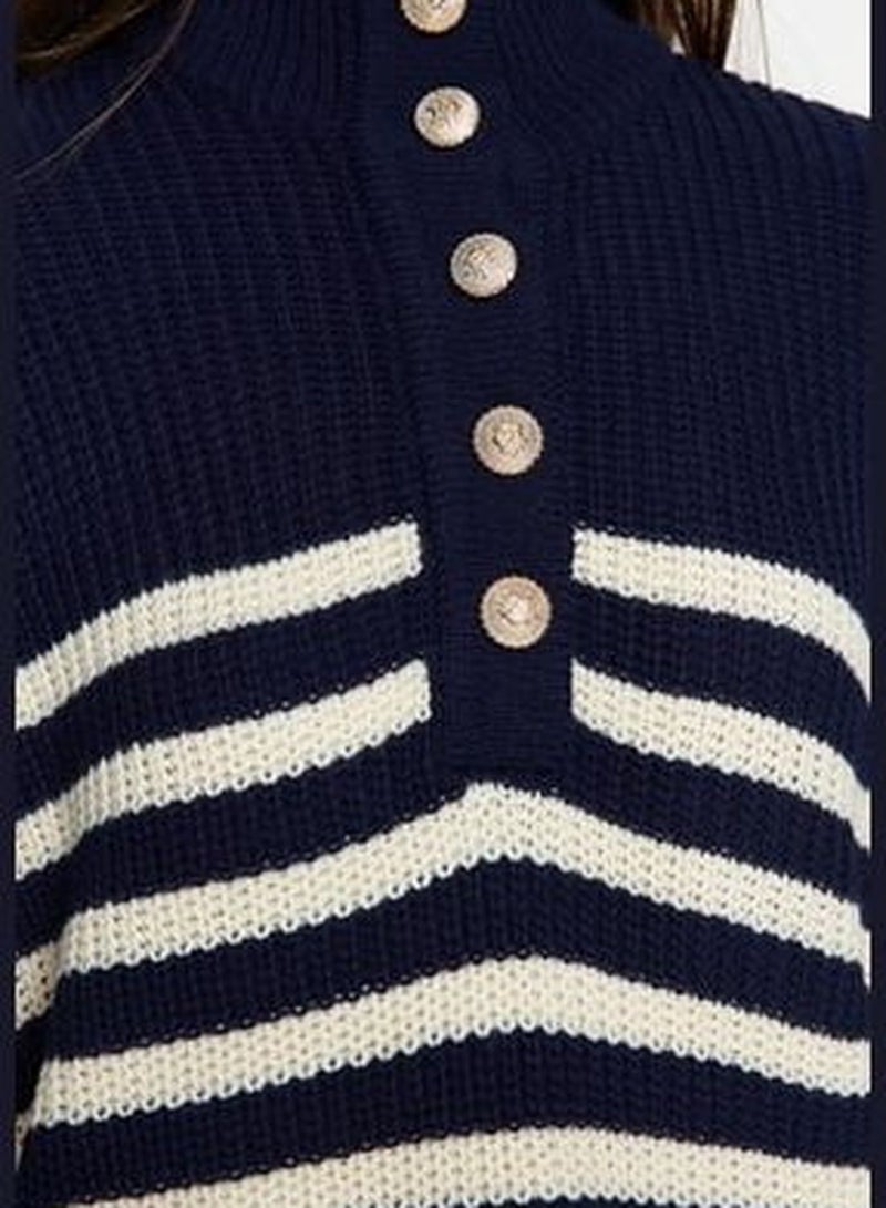Navy Wide Fit Crew Neck Striped Knitwear Sweater TWOAW24KZ00165