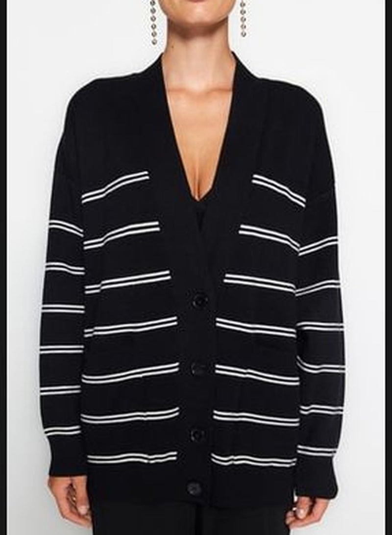 Black Super Wide Fit Soft Textured Knitwear Cardigan TWOAW24HI00042