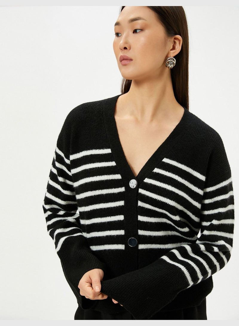 V Neck Buttoned Knitted Cardigan