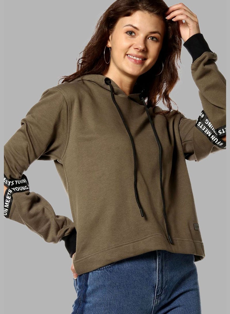 Women's Regular Fit Sweatshirt With Hoodie For Winter Wear