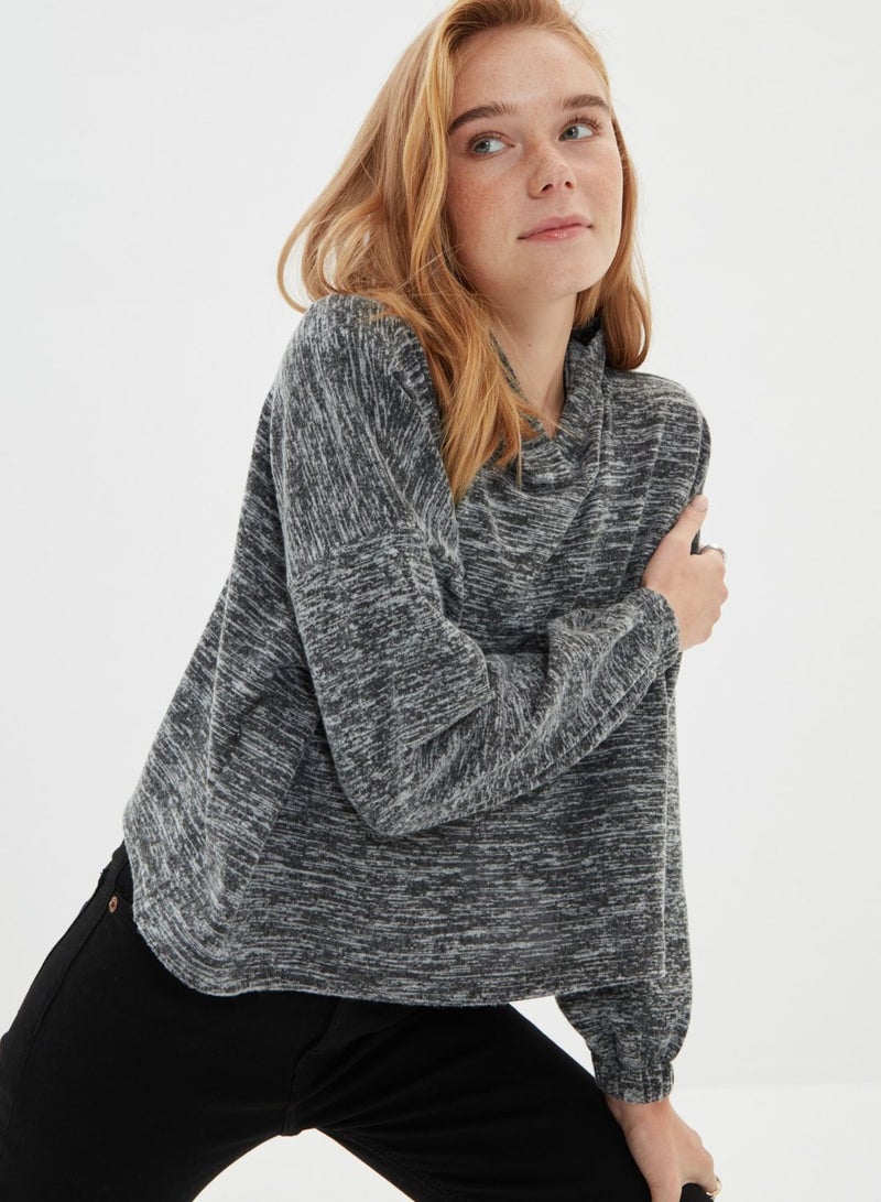 Crew Neck Knitted Sweatshirt