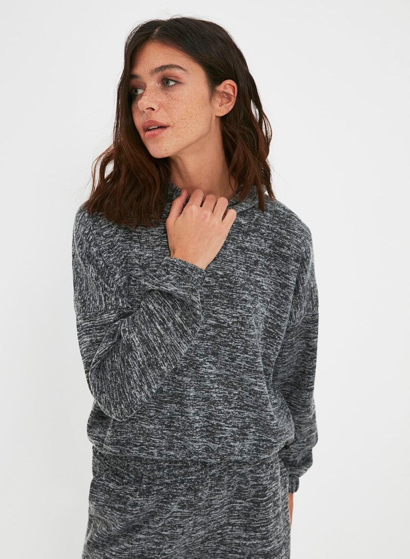 Crew Neck Knitted Sweatshirt