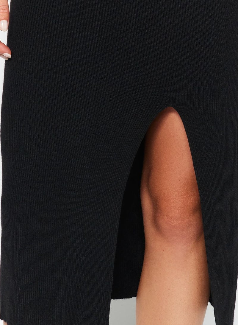 Front Slit Knitted Skirt