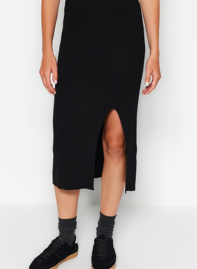 Front Slit Knitted Skirt