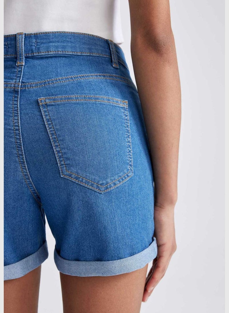 Woman Denim Short
