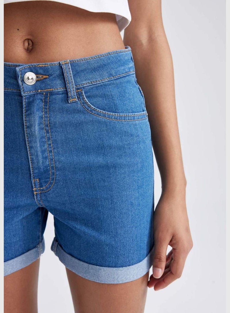Woman Denim Short