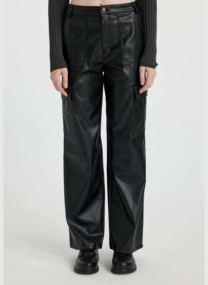 Woman Wide Leg Cargo Woven Trousers