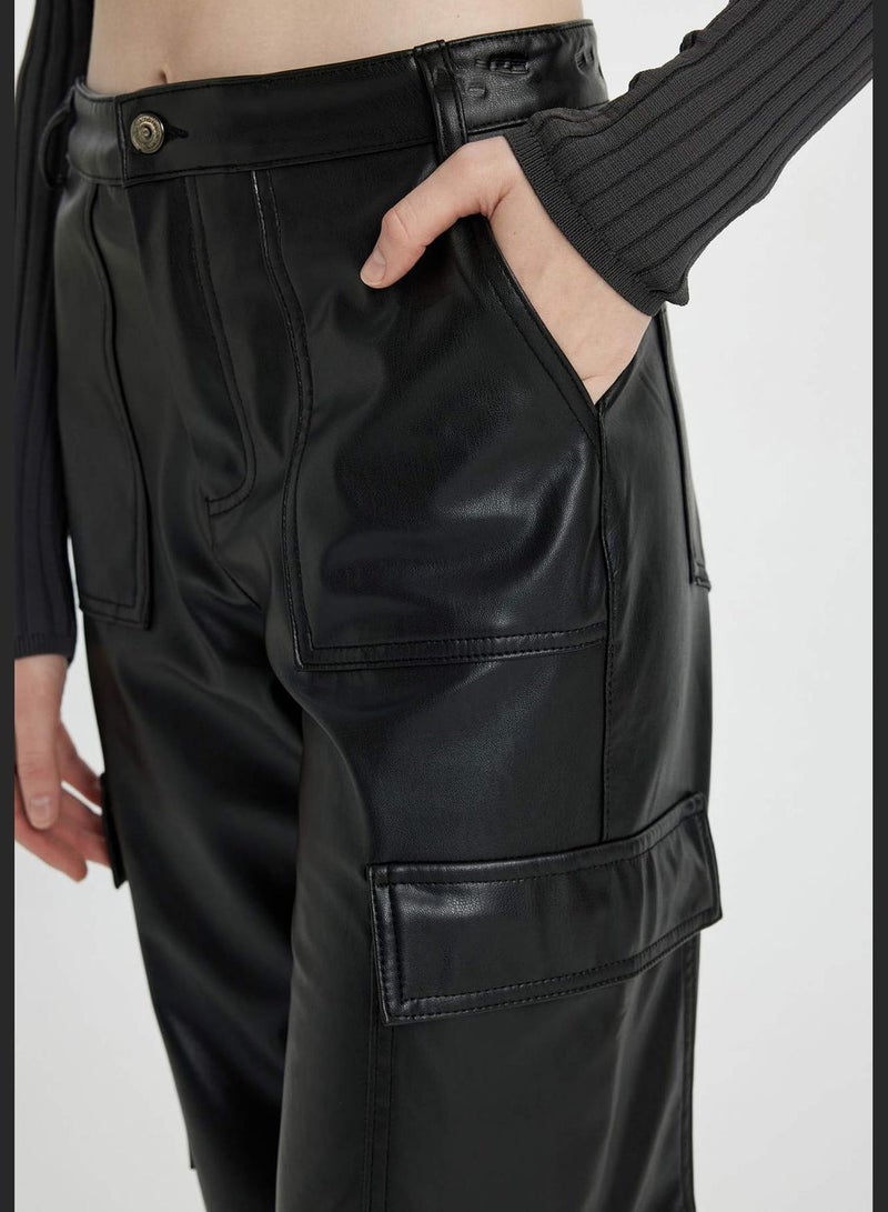 Woman Wide Leg Cargo Woven Trousers