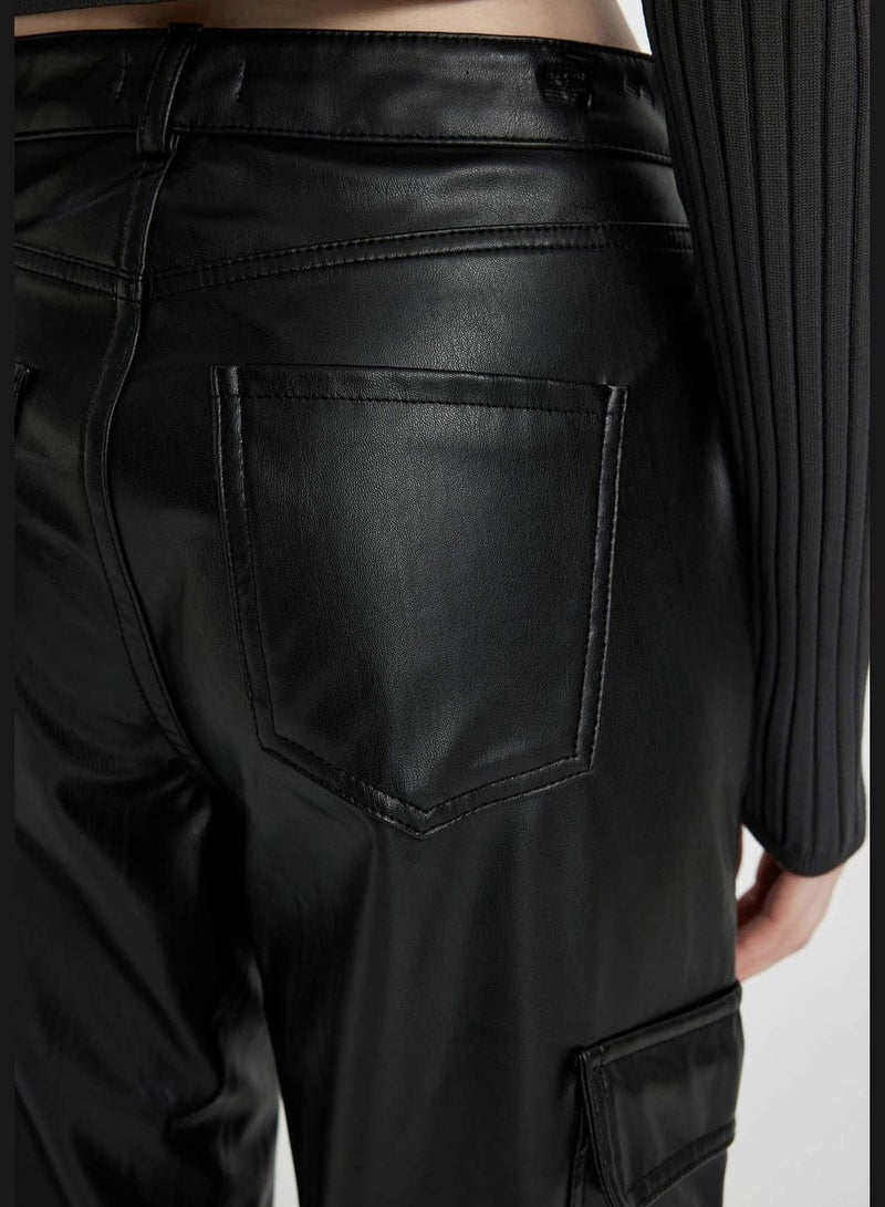 Woman Wide Leg Cargo Woven Trousers