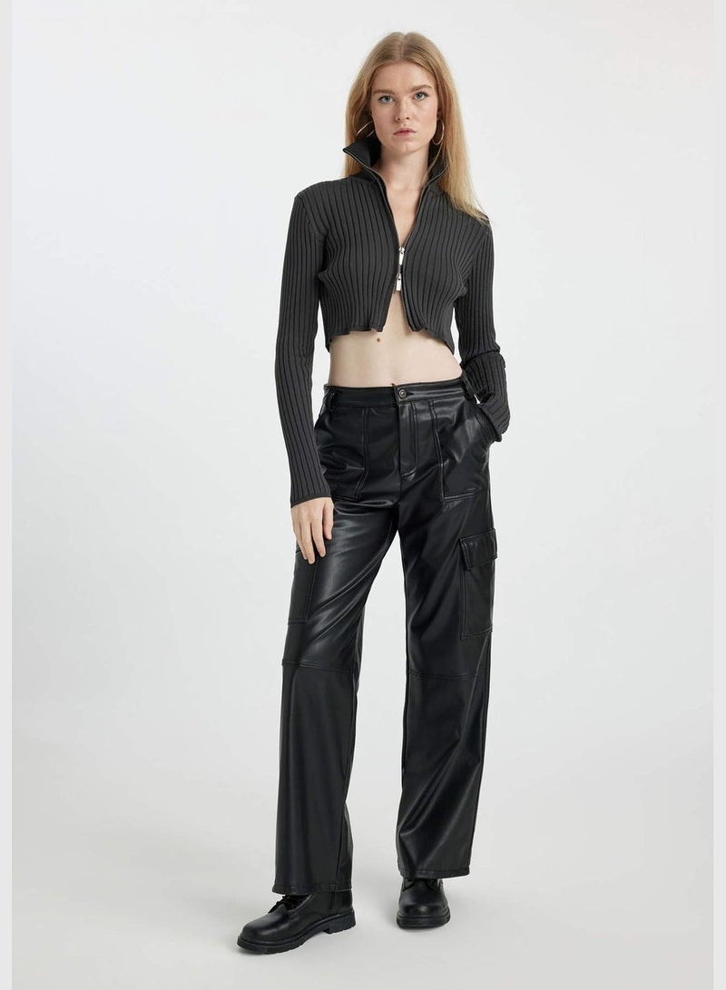 Woman Wide Leg Cargo Woven Trousers