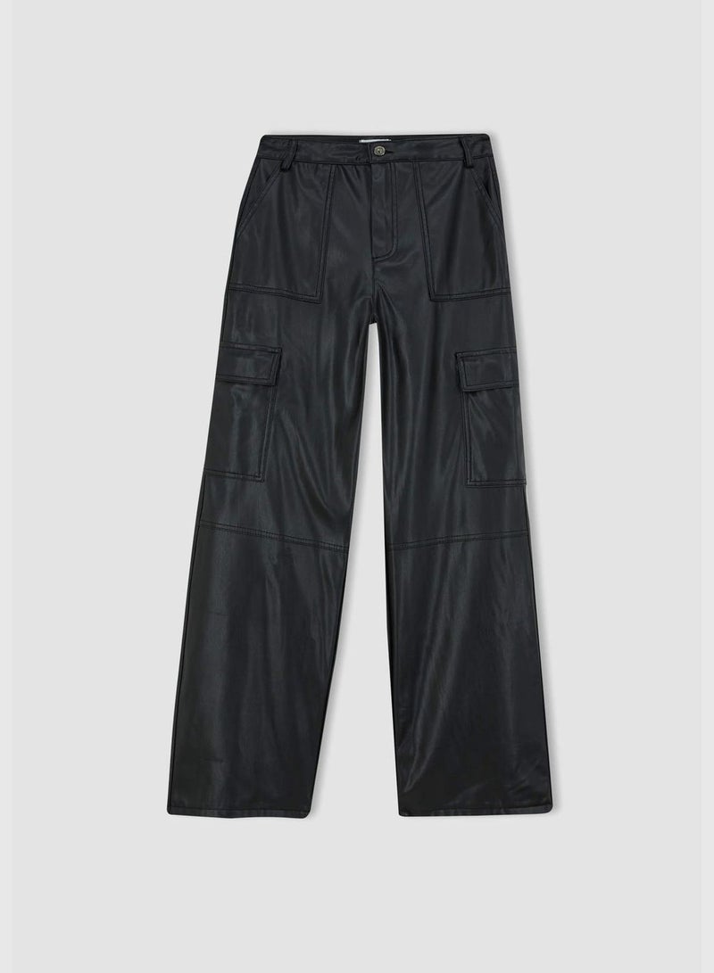 Woman Wide Leg Cargo Woven Trousers
