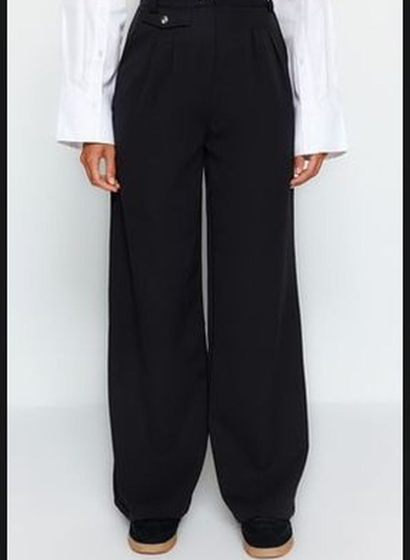 Black Pocket Detailed Woven Trousers TWOAW24PL00079