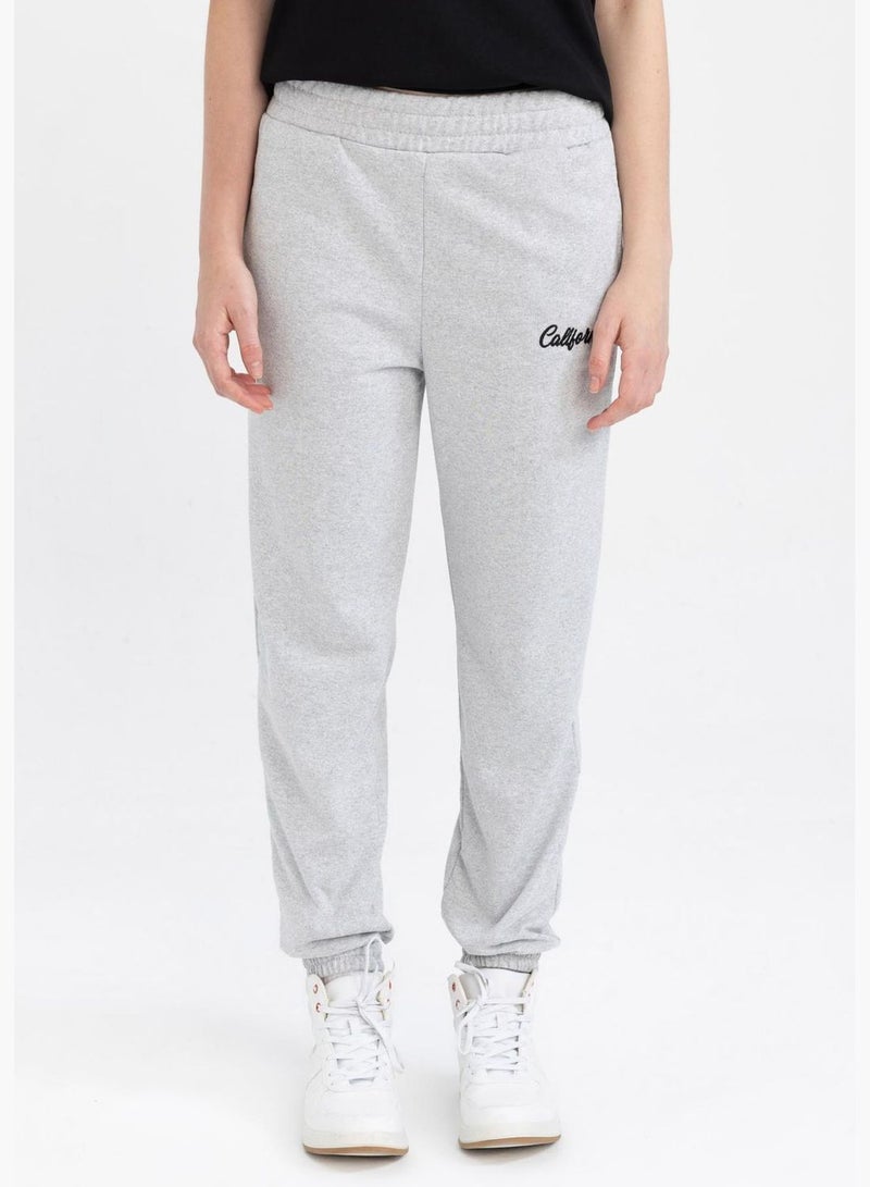 Woman Jogger Fit Knitted Trousers