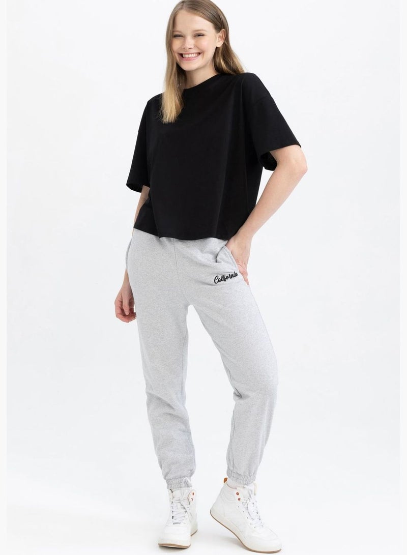 Woman Jogger Fit Knitted Trousers