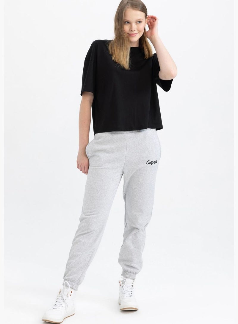 Woman Jogger Fit Knitted Trousers