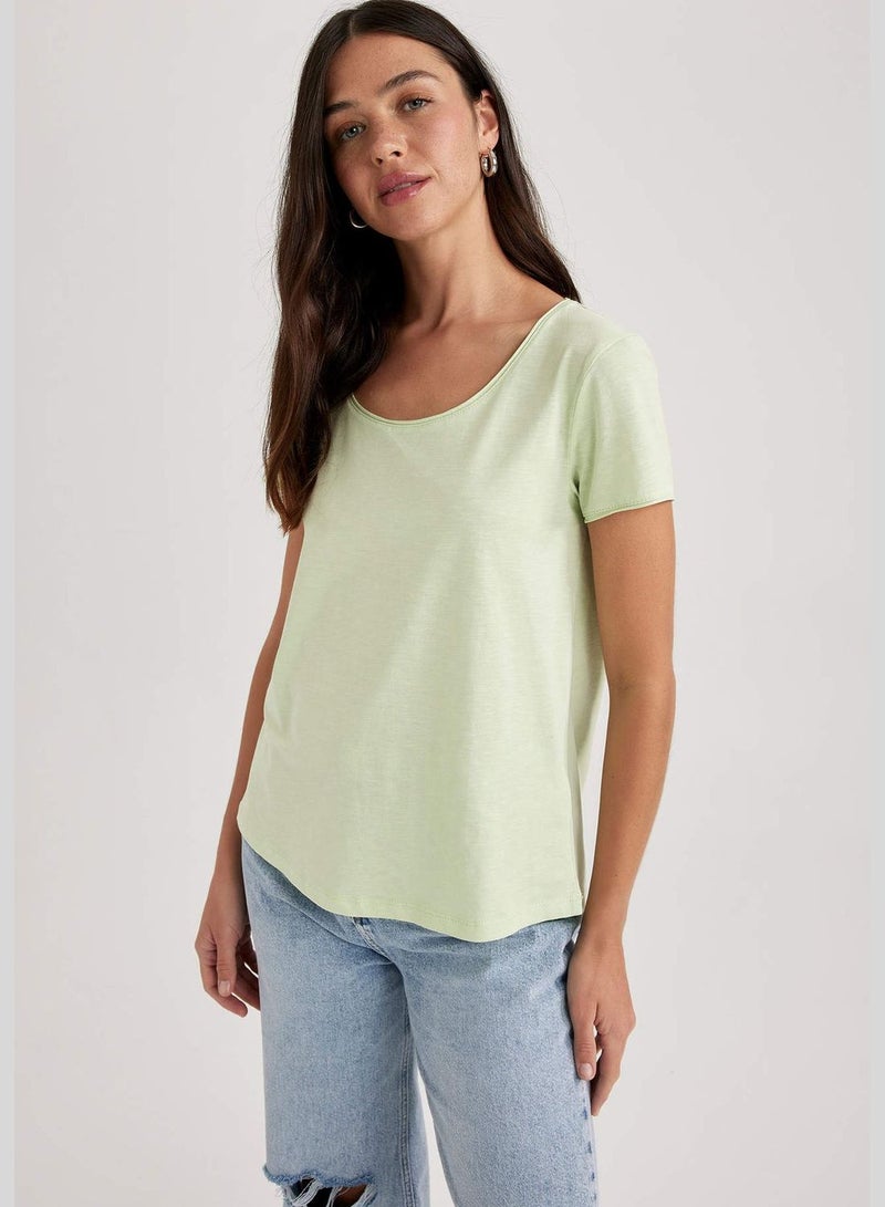 Woman Short Sleeve Regular Fit C-Neck Plain T-Shirt