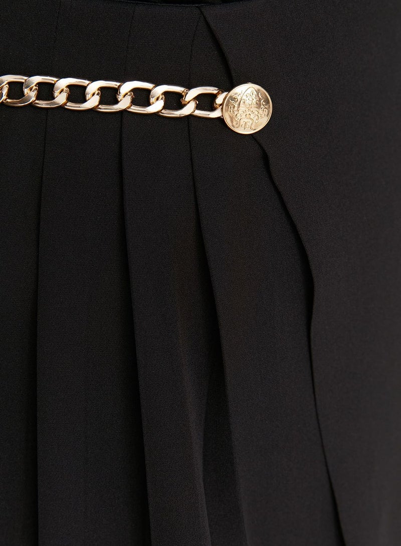 Chain Detailed Pleated Skirt